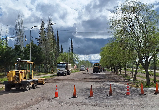 Plan de Asfalto: el municipio repavimenta y ensancha la avenida Rawson entre Rivadavia y Las Virgenes