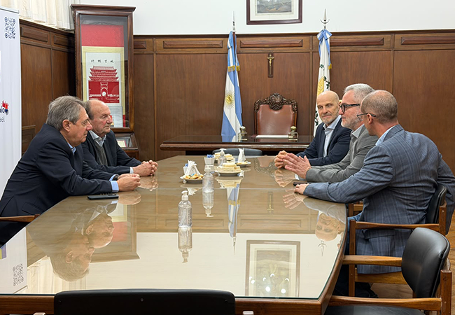 Omar Félix recibió a las autoridades de la facultad de ciencias jurídicas y sociales de la universidad de Mendoza en el marco de la xv edición de las jornadas de juicio por jurado