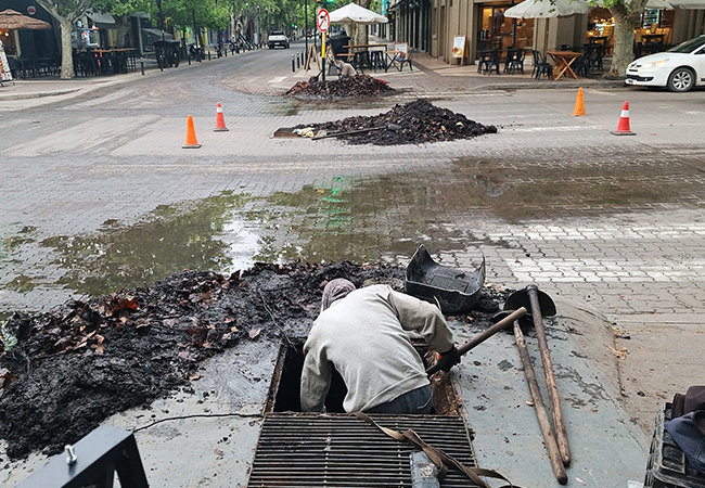 En plena temporada de lluvias, el municipio profundiza la limpieza de pluvioaluvionales en todo San Rafael
