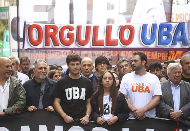 La UBA se desligó de los incidentes en la marcha y exigió que el Gobierno cumpla con la Ley de Financiamiento Universitario